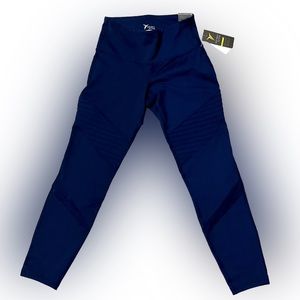 NWOT Old Navy activewear leggings with beautiful ribbed and sheer detail small